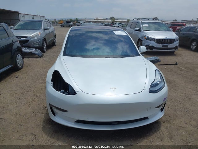 5YJ3E1EB8JF180281 Tesla Model 3 Long Range/performance