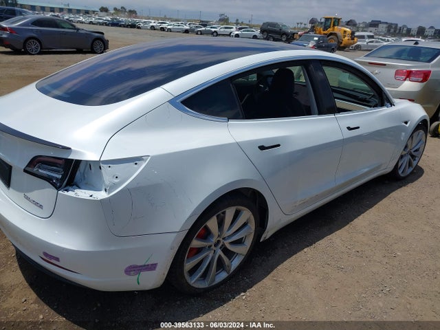 5YJ3E1EB8JF180281 Tesla Model 3 Long Range/performance