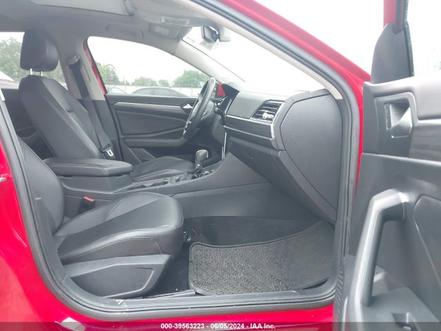 3VWE57BU8KM004746 Volkswagen Jetta 1.4t Sel