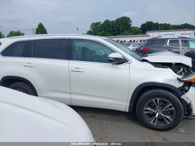 Toyota Highlander Xle V6 2016 5TDKKRFH8GS505571 Image 13