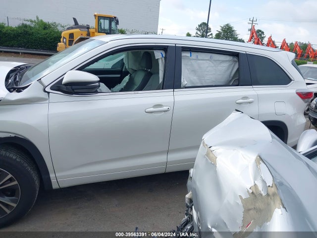 Toyota Highlander Xle V6 2016 5TDKKRFH8GS505571 Image 14