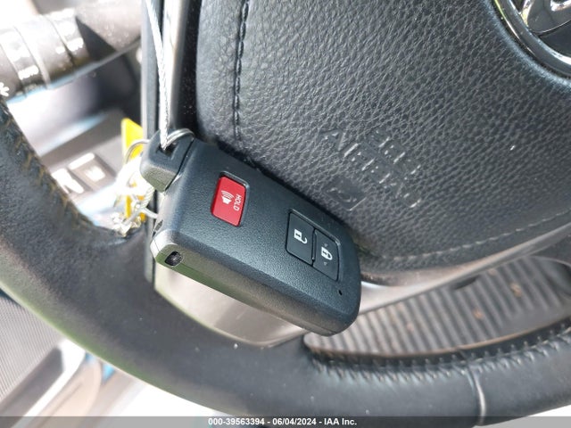 Toyota Rav4 Xle 2018 JTMRFREV3JD241639 Image 11