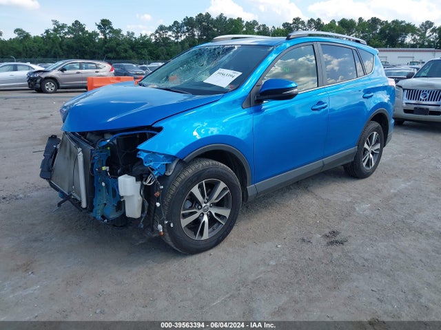 Toyota Rav4 Xle 2018 JTMRFREV3JD241639 Image 2
