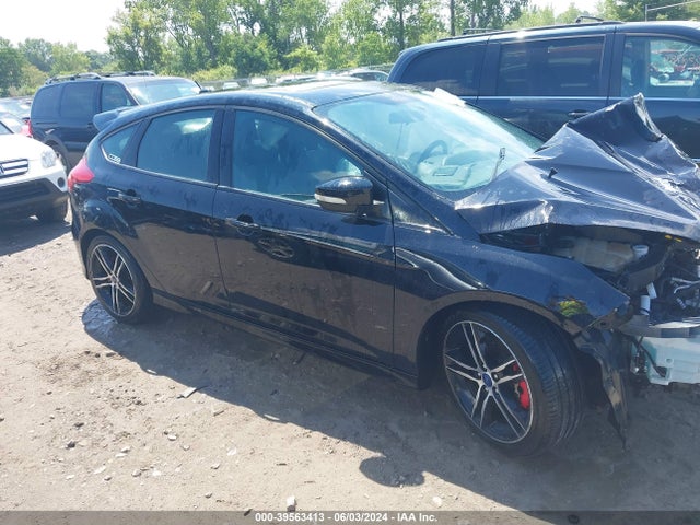 Ford FOCUS ST 2018 1FADP3L99JL213415 Image 14