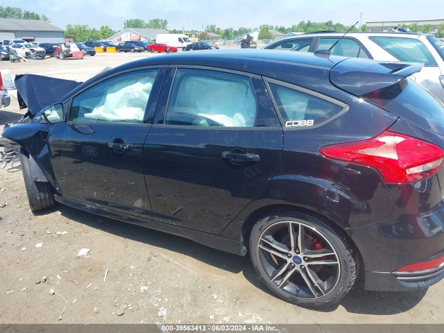 Ford FOCUS ST 2018 1FADP3L99JL213415 Image 15