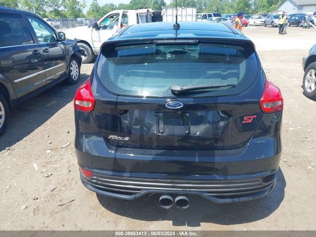 Ford FOCUS ST 2018 1FADP3L99JL213415 Image 17