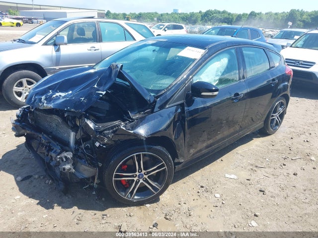 Ford FOCUS ST 2018 1FADP3L99JL213415 Image 2