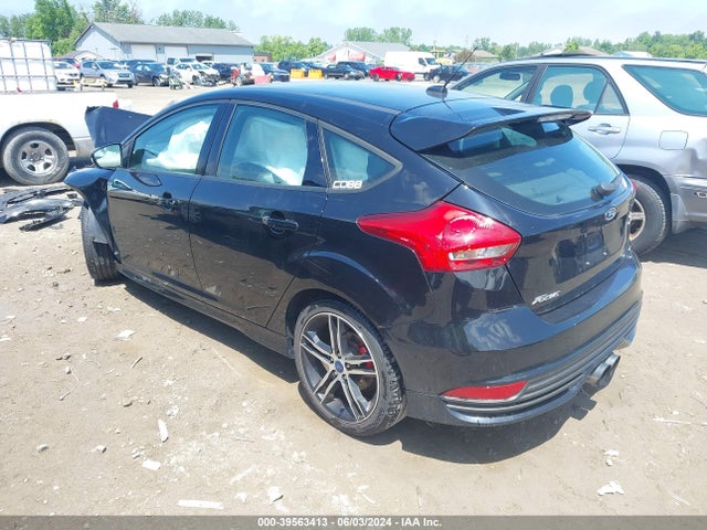 Ford FOCUS ST 2018 1FADP3L99JL213415 Image 3