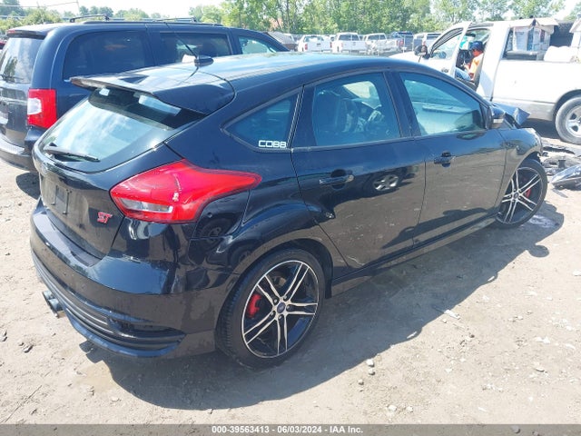 Ford FOCUS ST 2018 1FADP3L99JL213415 Image 4