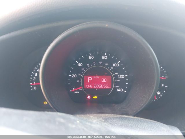 KNDJN2A28F7123210 KIA Soul