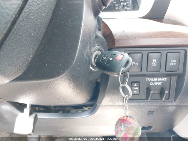 5TFHY5F15KX796098 Toyota Tundra Limited 5.7l V8