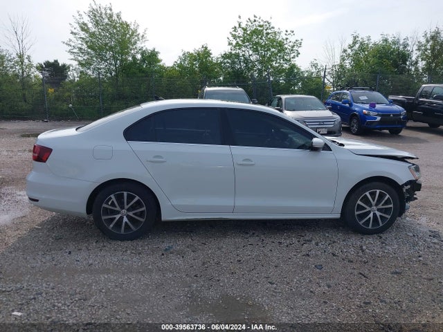 3VWDB7AJ6JM250107 Volkswagen Jetta 1.4t Se/1.4t Wolfsburg Edition