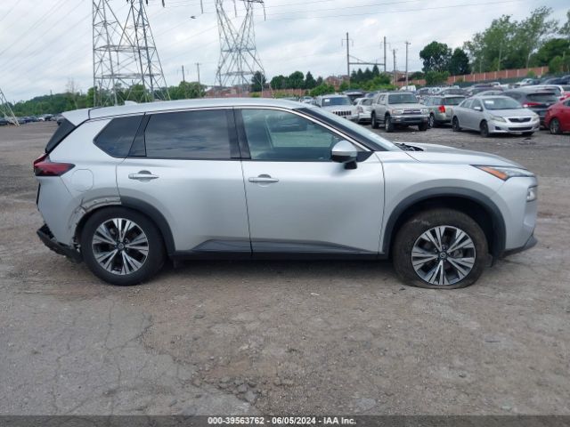 5N1AT3BB5MC727002 Nissan Rogue Sv Intelligent Awd