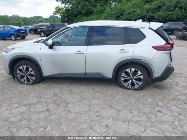 5N1AT3BB5MC727002 Nissan Rogue Sv Intelligent Awd