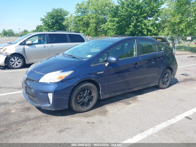 Toyota Prius Two 2014 JTDKN3DU7E0385993 Image 2