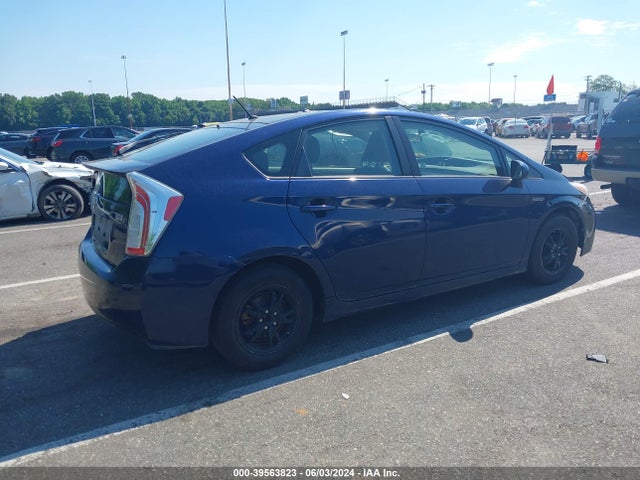 Toyota Prius Two 2014 JTDKN3DU7E0385993 Image 4