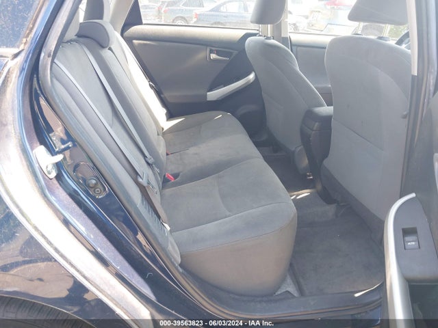 Toyota Prius Two 2014 JTDKN3DU7E0385993 Image 8