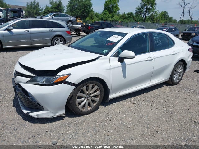 Toyota CAMRY LE 2019 4T1B11HK0KU854060 Image 2