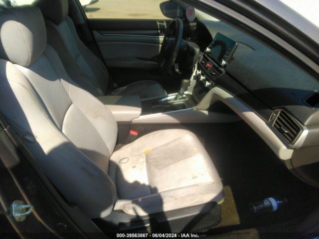 1HGCV1F17JA061556 Honda ACCORD LX