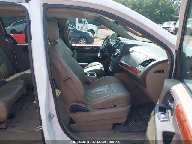 2C4RC1BG1ER326000 Chrysler Town & Country Touring