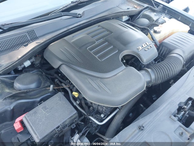 2C3CCAKG5GH198458 Chrysler 300c Awd