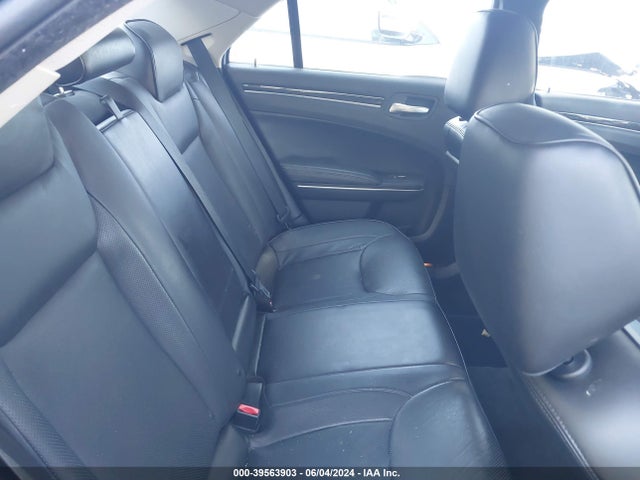 2C3CCAKG5GH198458 Chrysler 300c Awd
