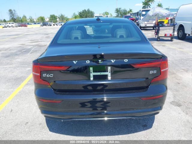 7JRL12FL2RG304010 Volvo S60 B5 Plus Dark Theme