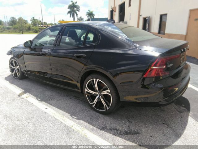 7JRL12FL2RG304010 Volvo S60 B5 Plus Dark Theme