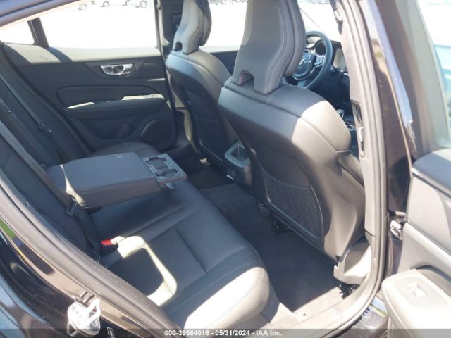 7JRL12FL2RG304010 Volvo S60 B5 Plus Dark Theme