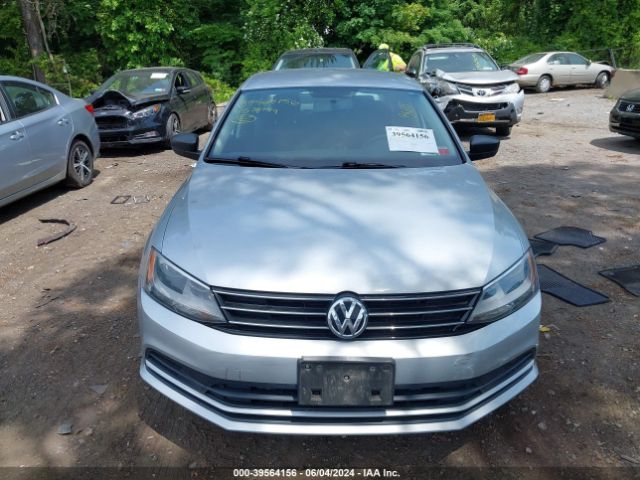 3VW2K7AJ9FM296075 Volkswagen Jetta 2.0l S