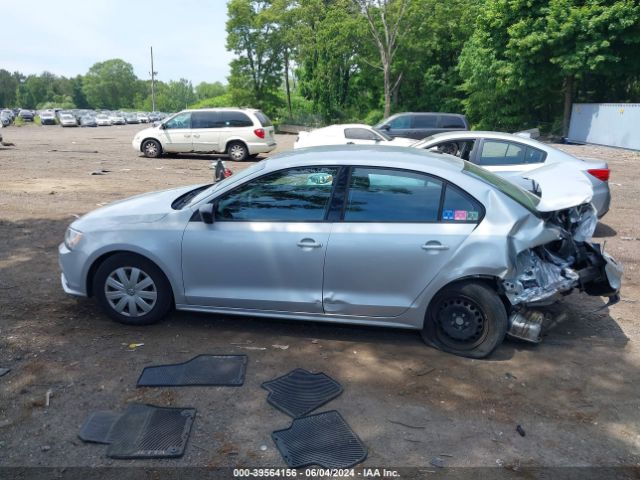3VW2K7AJ9FM296075 Volkswagen Jetta 2.0l S