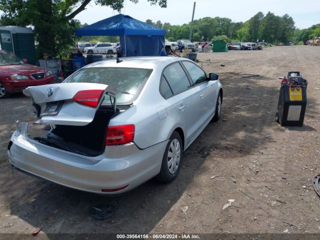 3VW2K7AJ9FM296075 Volkswagen Jetta 2.0l S