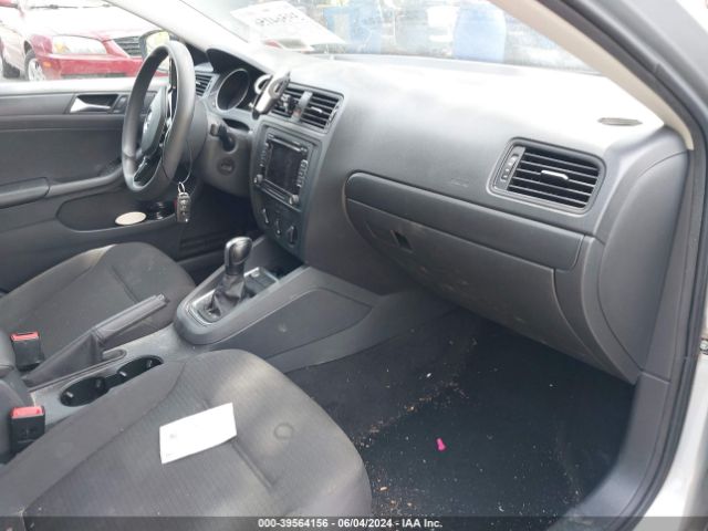 3VW2K7AJ9FM296075 Volkswagen Jetta 2.0l S