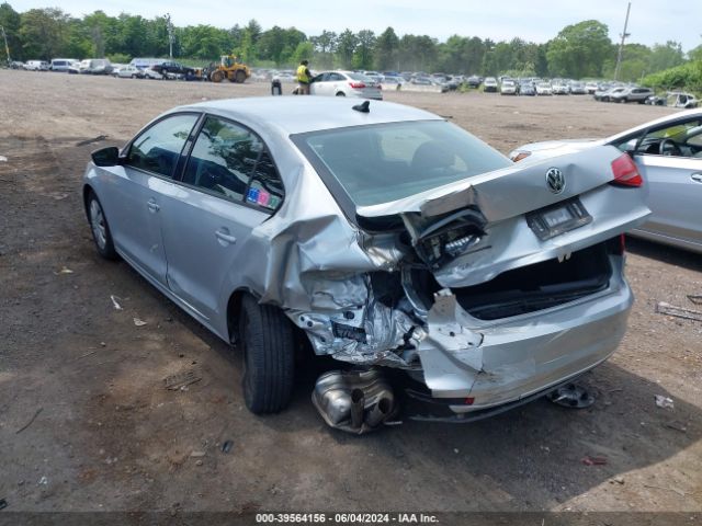 3VW2K7AJ9FM296075 Volkswagen Jetta 2.0l S