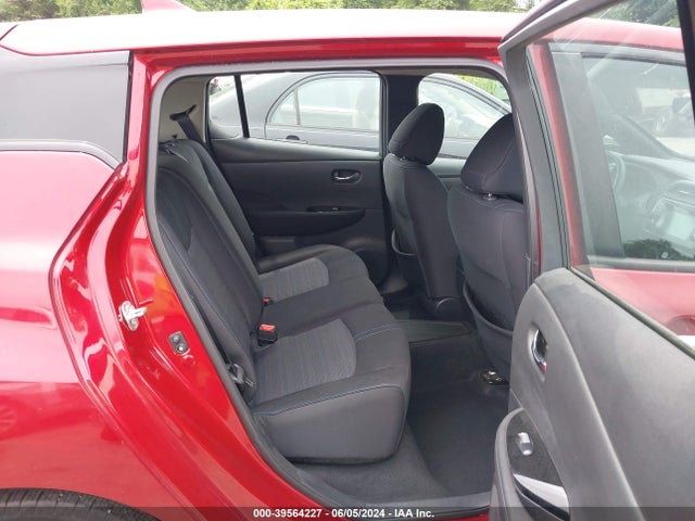 Nissan LEAF SV 2018 1N4AZ1CP0JC300863 Image 8