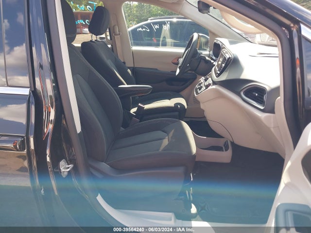 2C4RC1CG0PR606377 Chrysler Voyager Lx