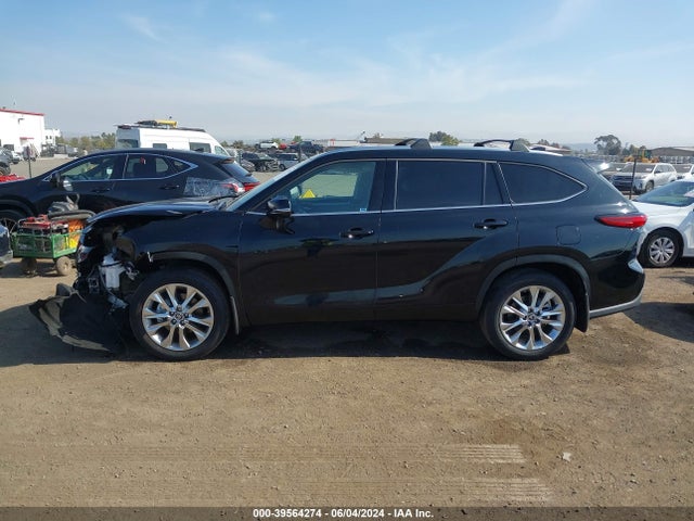 Toyota Highlander Limited 2023 5TDKDRAH5PS522202 Image 15
