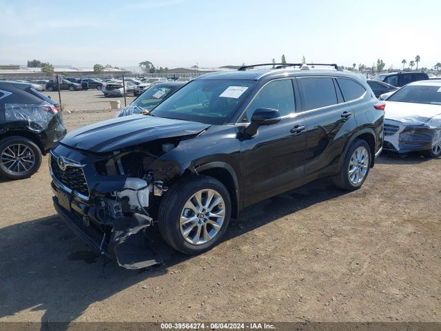 Toyota Highlander Limited 2023 5TDKDRAH5PS522202 Image 2