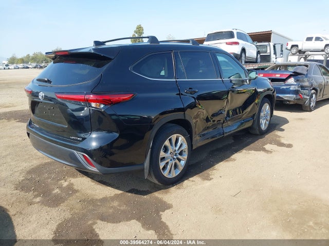 Toyota Highlander Limited 2023 5TDKDRAH5PS522202 Image 4