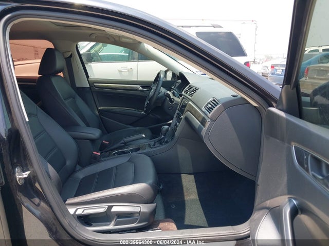 1VWBA7A31JC036185 Volkswagen Passat 2.0t Se
