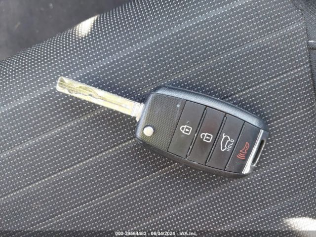 KNDPMCAC1J7368435 KIA Sportage Lx
