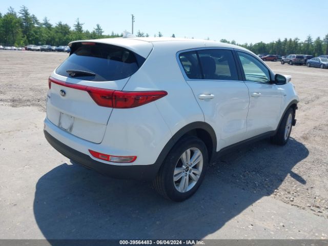 KNDPMCAC1J7368435 KIA Sportage Lx