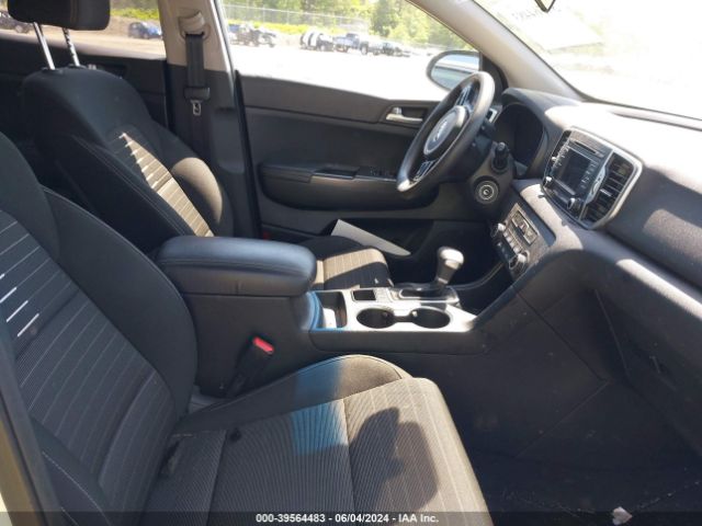 KNDPMCAC1J7368435 KIA Sportage Lx