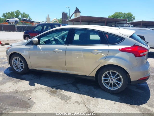 Ford FOCUS SE 2018 1FADP3K29JL312059 Image 14