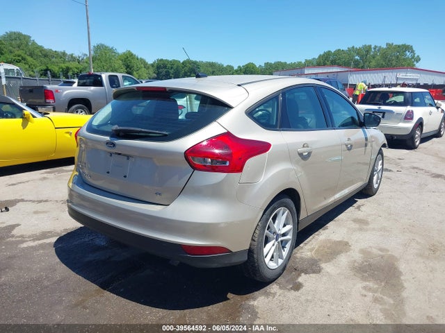 Ford FOCUS SE 2018 1FADP3K29JL312059 Image 4