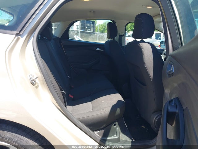 Ford FOCUS SE 2018 1FADP3K29JL312059 Image 8