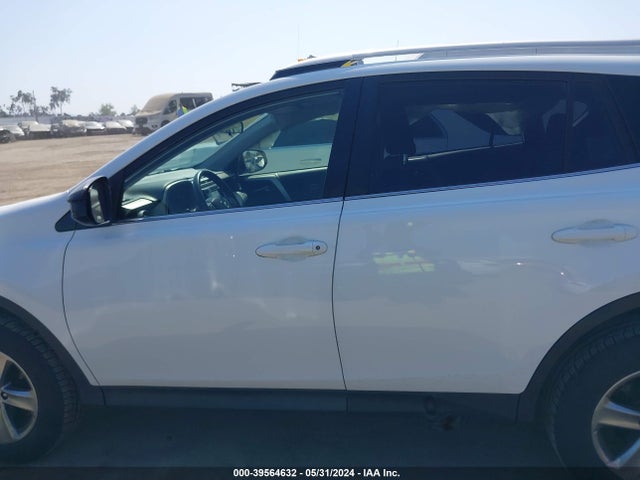 Toyota Rav4 Xle 2015 JTMWFREV0FJ049347 Image 15