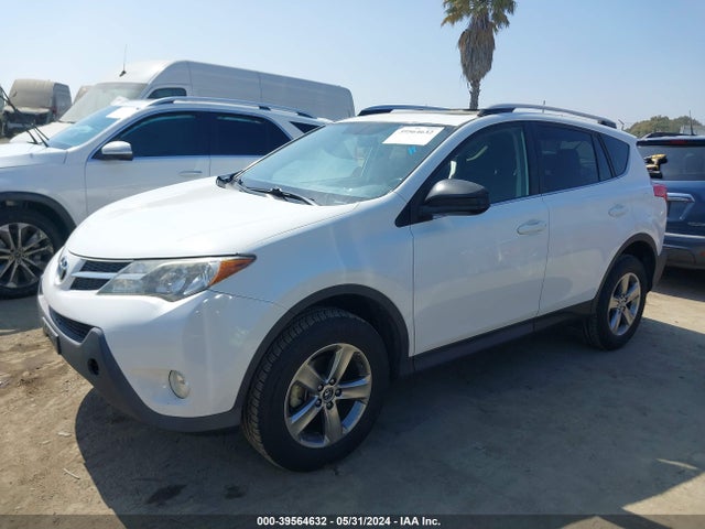 Toyota Rav4 Xle 2015 JTMWFREV0FJ049347 Image 2