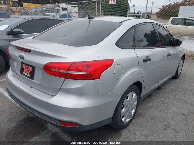 Ford FOCUS S 2015 1FADP3E2XFL296084 Image 4