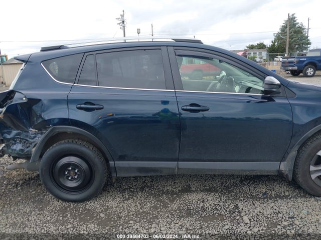 Продажа на аукционе авто 2017 Toyota Rav4 Le, vin: JTMBFREV0HJ146615, номер лота: 39564703